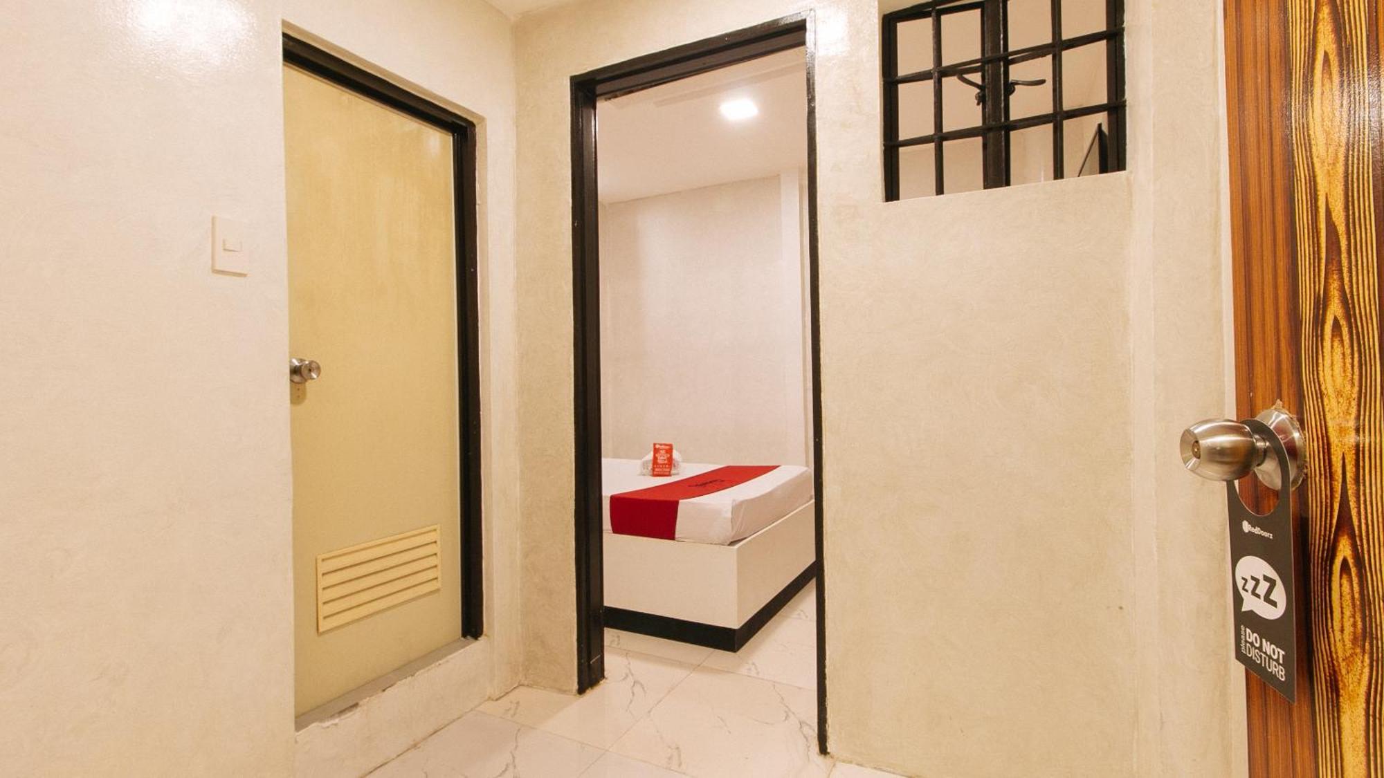 Hotel RedDoorz @ PIY Margal Sampaloc Manila Zewnętrze zdjęcie