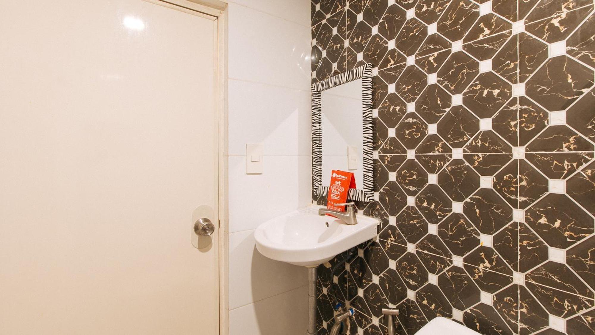 Hotel RedDoorz @ PIY Margal Sampaloc Manila Zewnętrze zdjęcie